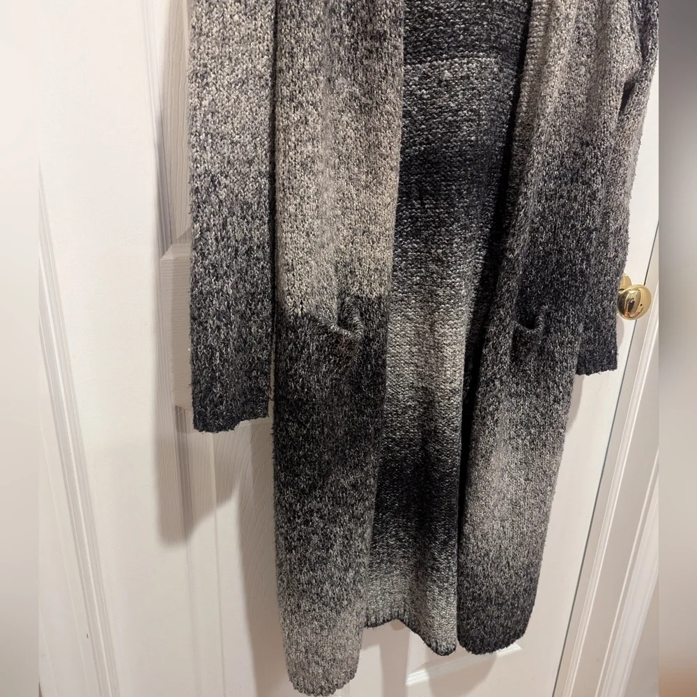 Sisters Size M/L Black & Grey Marbled‎ Knit Duster Cardigan With Faux Fur Collar